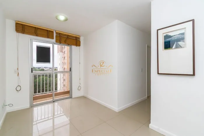 APARTAMENTO COM 2 QUARTOS EM CONDOMÍNIO CLUBE NO PINHEIRINHO