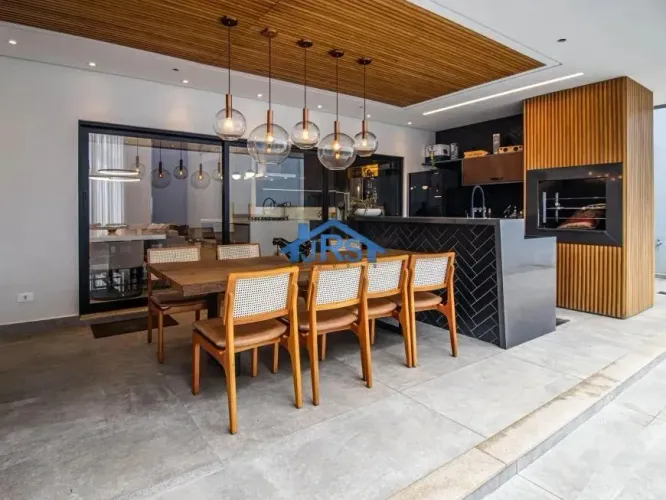 Casa à venda em São Roque, Centro, com 3 suítes, com 220 m², Villa Di Roma
