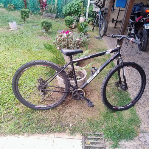 Bicicleta aro 29 semi nova com nota fiscal $450, Adilson 31- *
