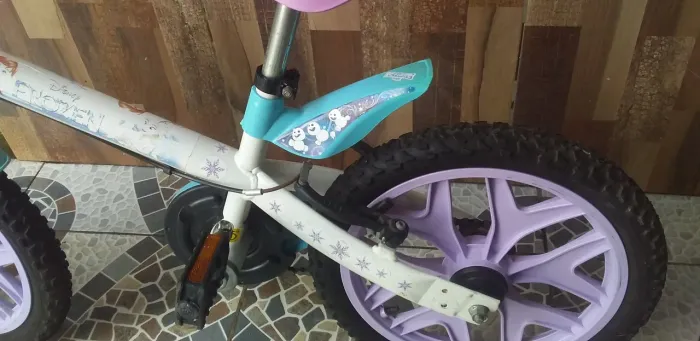 Bicicleta Frozen nova