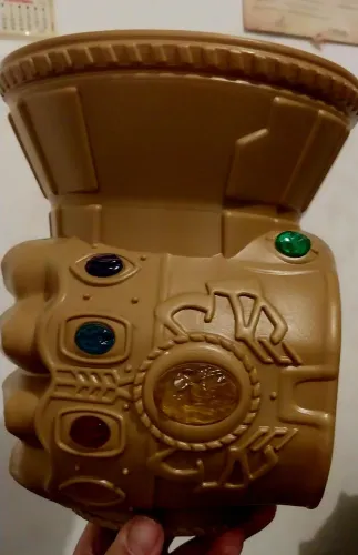Balde Tanos Manopla do Infinito Avengers