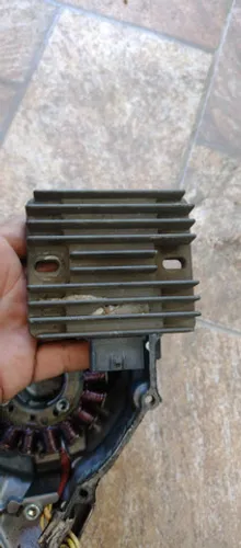 Regulador de voltagem ou retificador da Kawasaki er6n ou versis