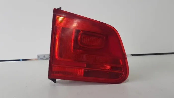 Lanterna Tampa Tiguan 2012 a 2017 Lado Esquerdo BG369