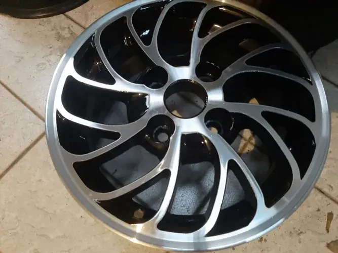 Roda aro 13 estrela preta com diamantado Fiat Uno jogo