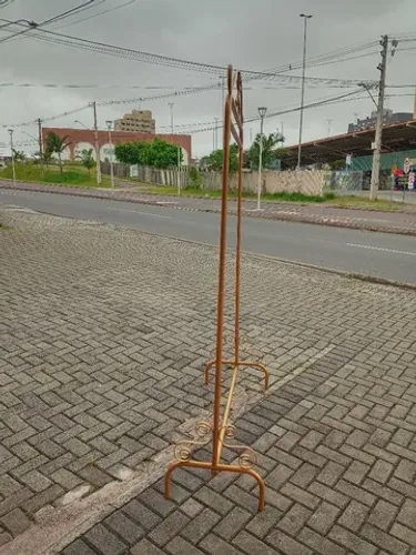 Arara vintage dourada