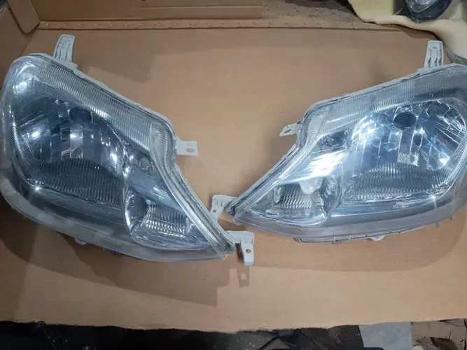 Farol Etios carcaça branca