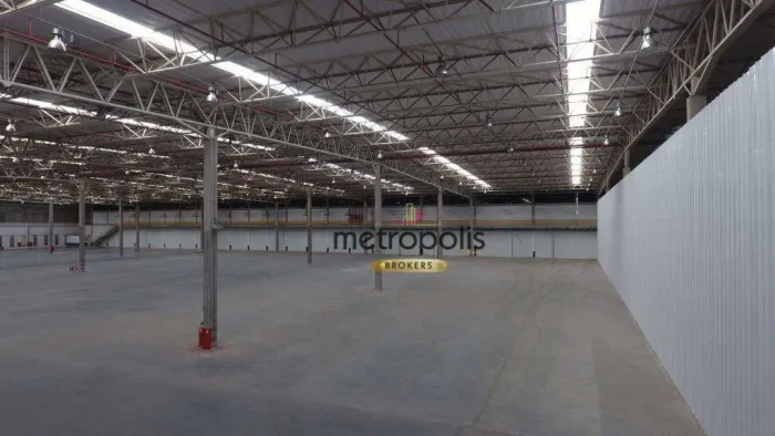Galpão para alugar, 4861 m² por R$ 142.670,35/mês - São Luis - Canoas/RS