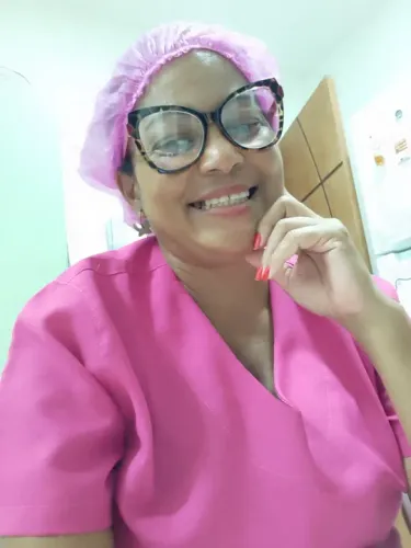 *Cuidadora de idosos e acompanhante hospitalar