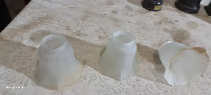 3 Peças de Iluminação Antiga em Vidro Fosco