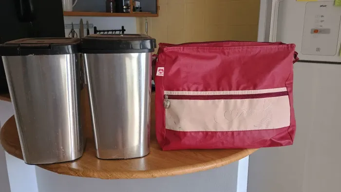 Kit 2 lixeiras e uma Bolsa Térmica