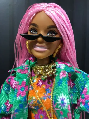 Boneca Barbie Extra 10