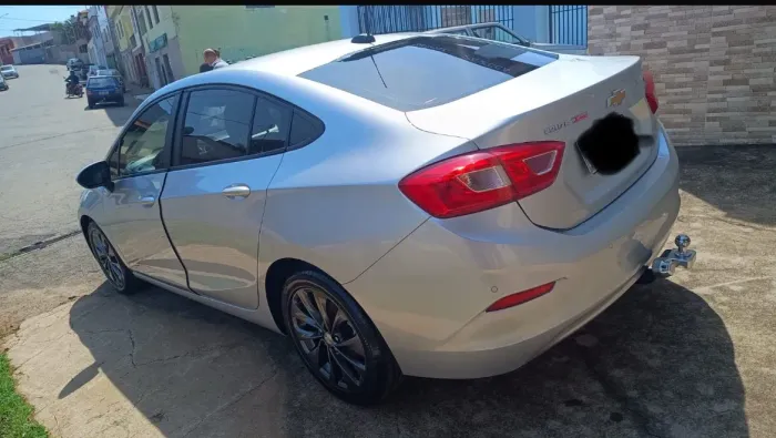 Carro sem nada pra fazer 