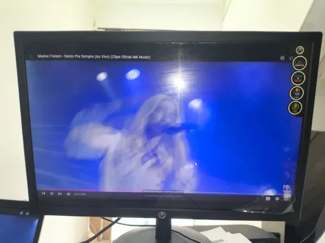 Monitor 19 polegadas BPC com entradas HDMI e VGA com cabos