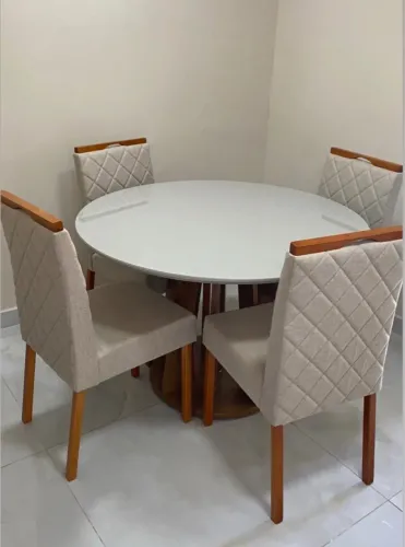 Mesa de jantar redonda 4 cadeiras a pronta entrega 