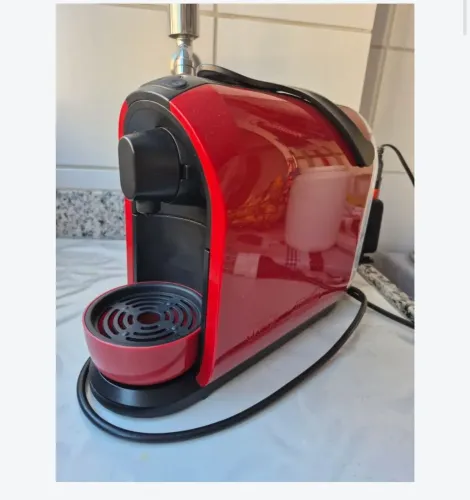 Cafeteira Dolce Gusto Vermelha - Design e Sabor!