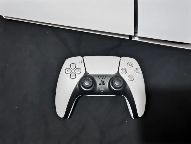 Ps5 Slim, 1 tera, 2 controles 
