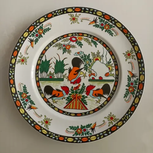 Anos 70 - belíssimo prato de bolo ou decorativo, em fina porcelana branca