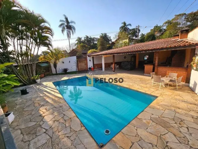 Sobrado em condomínio à venda | 500m² | 4 dormitórios | 1 suíte | closet | 10 vagas | Cant