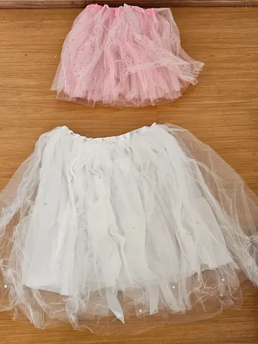 Kit saias fantasia branca e rosa com acessórios