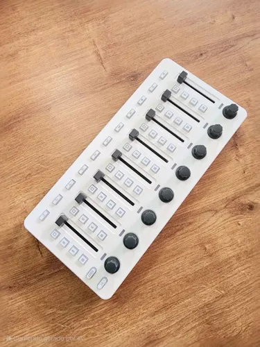 Controlador Midi M-Vave SMC Mixer