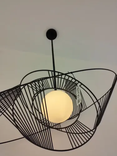 Lustre Moderno de Metal Preto