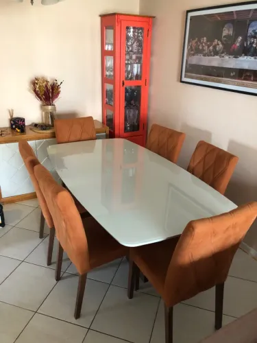 Mesa de Jantar com 6 Cadeiras Estofadas