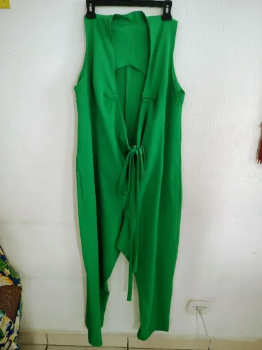 Macacão Plus Size 48 Verde Lima - Decote V e Amarração Frontal
