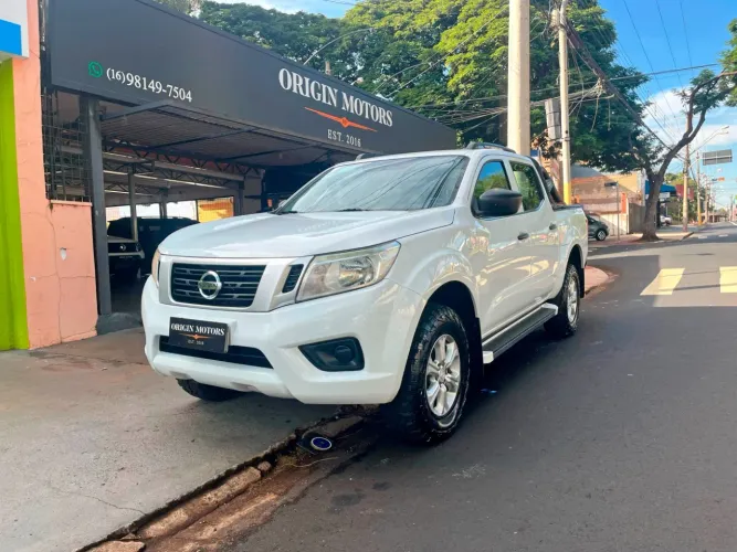 Nissan Frontier S CD 4X4 2.3 TB Diesel Mec. 2021