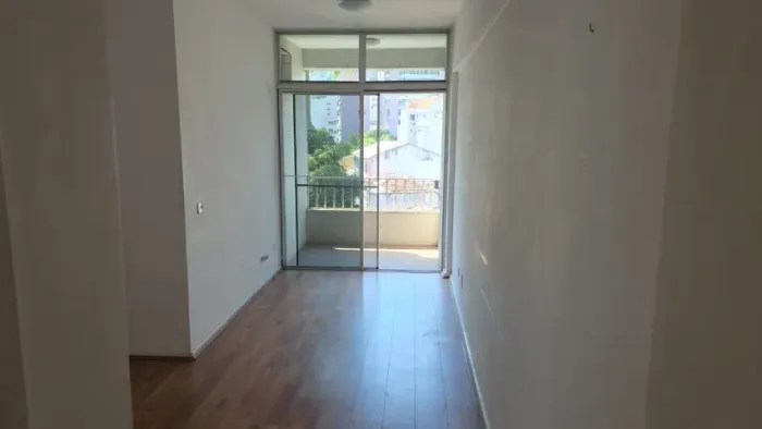 Flamengo na Paissandú, ótimo quarto e sala aceitamos depósito