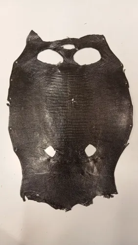 Couro de lagarto preto