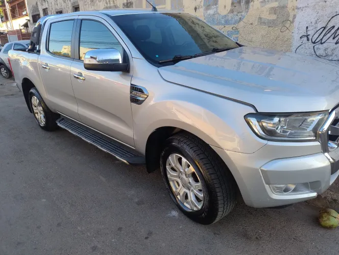 Ford Ranger XLT 3.2 4x4 diesel, automática 2019 prata