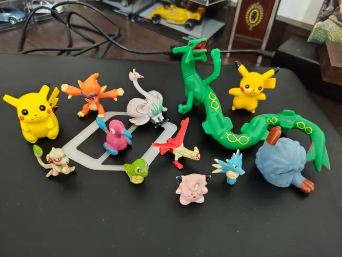 Conjunto figuras Pokémon - Pikachu e outros