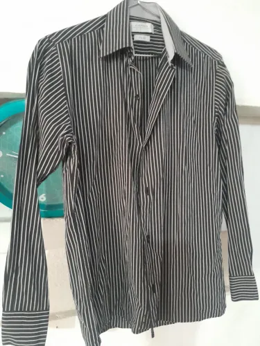 Camisa listrada preta e branca