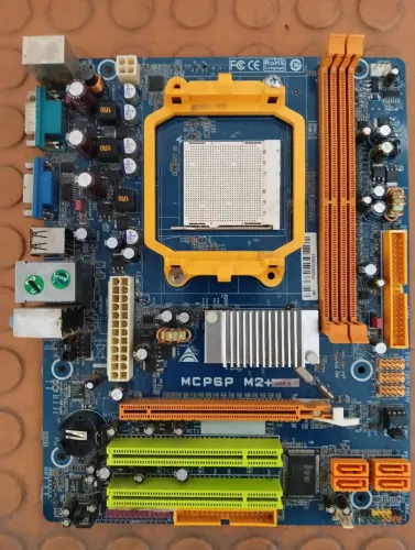 Placa Mãe Biostar MCP6P AM2+ não sei se funciona vendo no estado