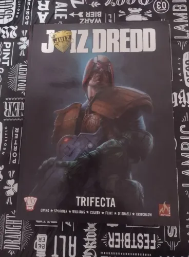 Juiz Dredd: Trifecta - HQ