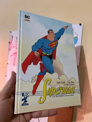 Superman as quatro estações com cards