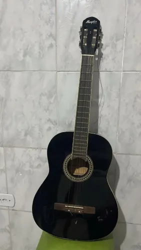 Violão. 150  ( cada)