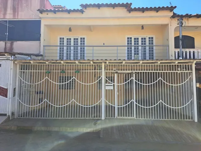 Sobrado 5 Quartos - Candangolândia