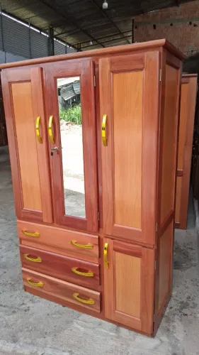 Guarda roupa espelhado Novo.