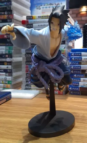 Action Figure Sasuke Uchiha de Naruto Shippuden