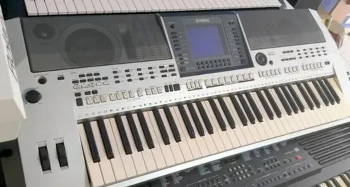 yamaha psr s700