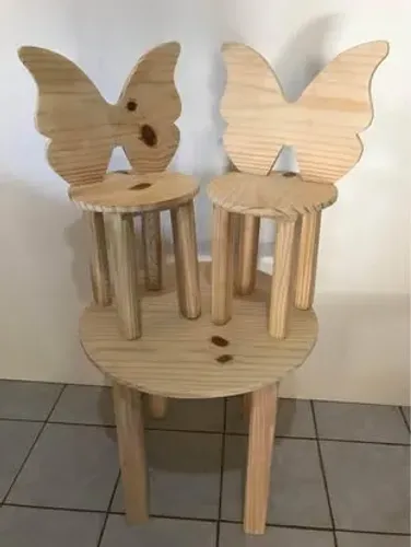 Conjunto Mesa e Cadeiras Infantil de borboleta em Madeira