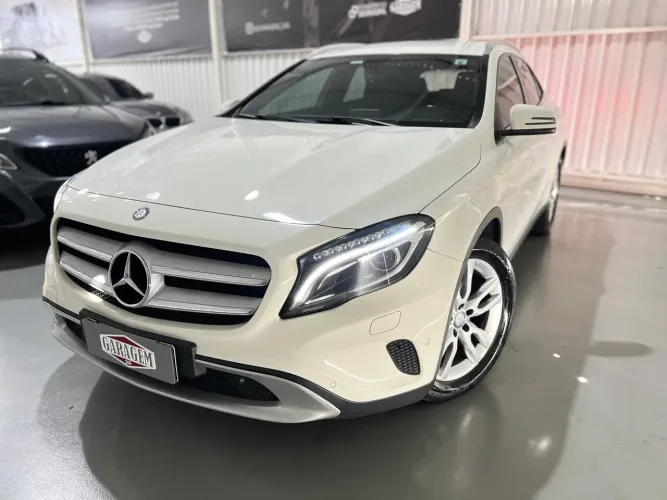 Mercedes-Benz GLA 200 Adv. 1.6/1.6 TB 16V Flex Aut. 2015