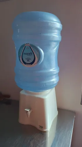 Galão de água mineral 20L com suporte
