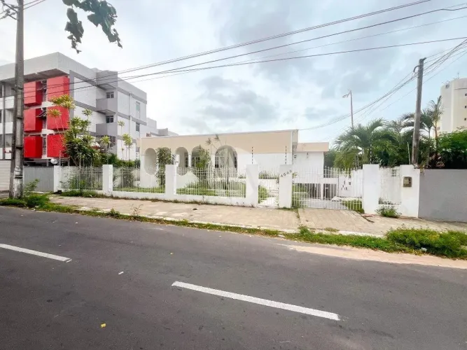 Prédio Comercial para Aluguel em Nova Descoberta, Natal 520 m², 10 Quartos, 5 Suítes