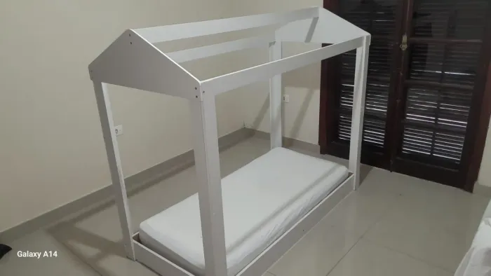 Cama Infantil Montessoriano de MDF com colchão