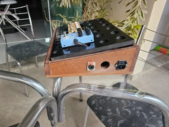 Pedalboard de madeira customizado, mais pedal Cube baby m-vave ac mais pedal Mini Universe