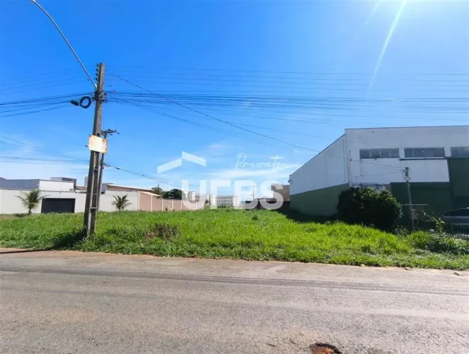 LOTE COM 541,77 M2 DE ESQUINA, PRÓXIMO AO ANEL VIÁRIO, LOGÍSTICA EXCELENTE