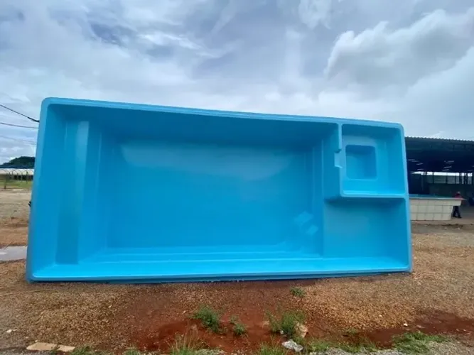PISCINA DE FIBRA DE VIDRO COM SPAR 9 X 4 INSTALAÇÃO E FRETE INCLUSO