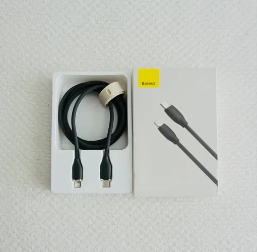USB-C to Lightning